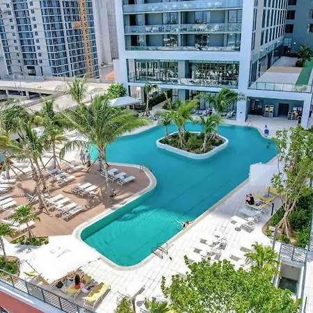Great Studio Pool Gym & Views